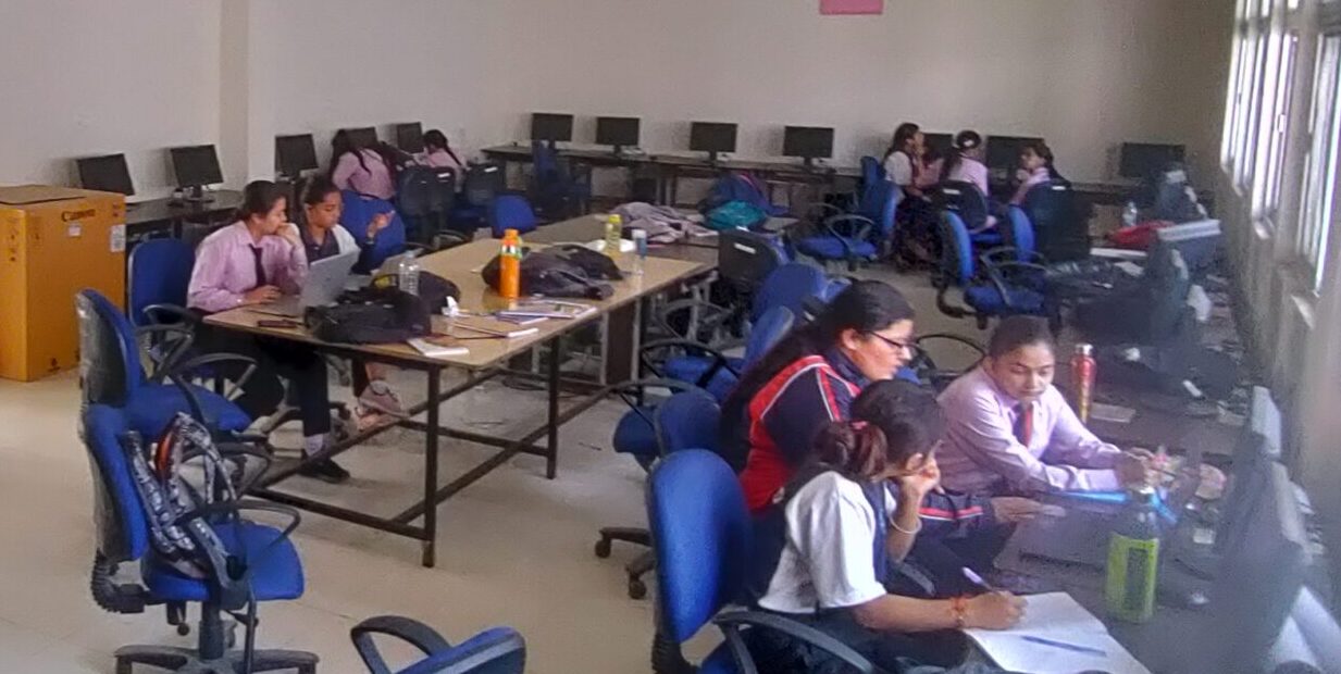 Computer Lab – राजकीय पॉलिटेक्निक जाखणीधार